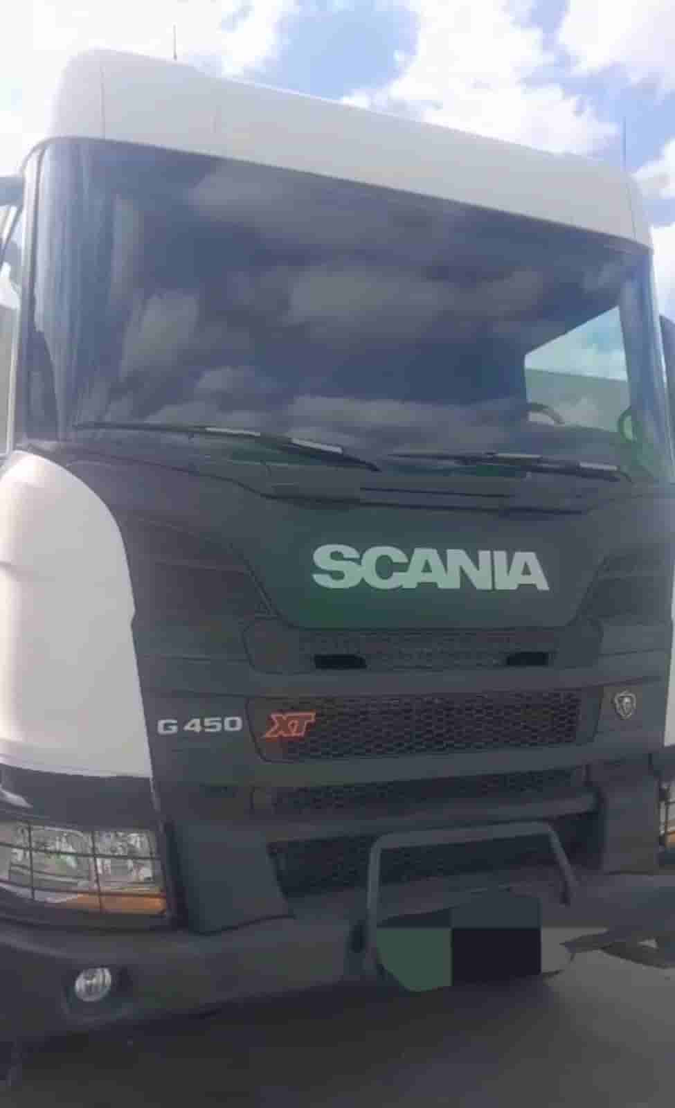 Caminhão Scania P 450 XT 2022 - imagem de fundo