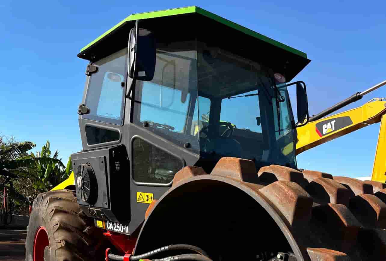 Rolo compactador Dynapac CA250 2013 - imagem de fundo