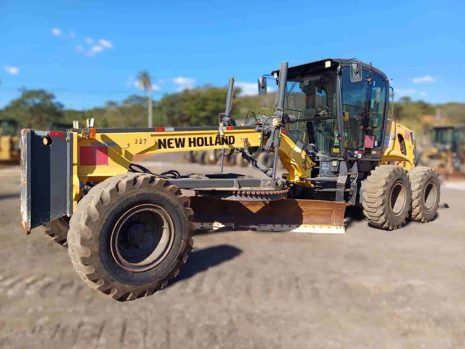Motoniveladora New Holland RG 170B 2019 - imagem de fundo