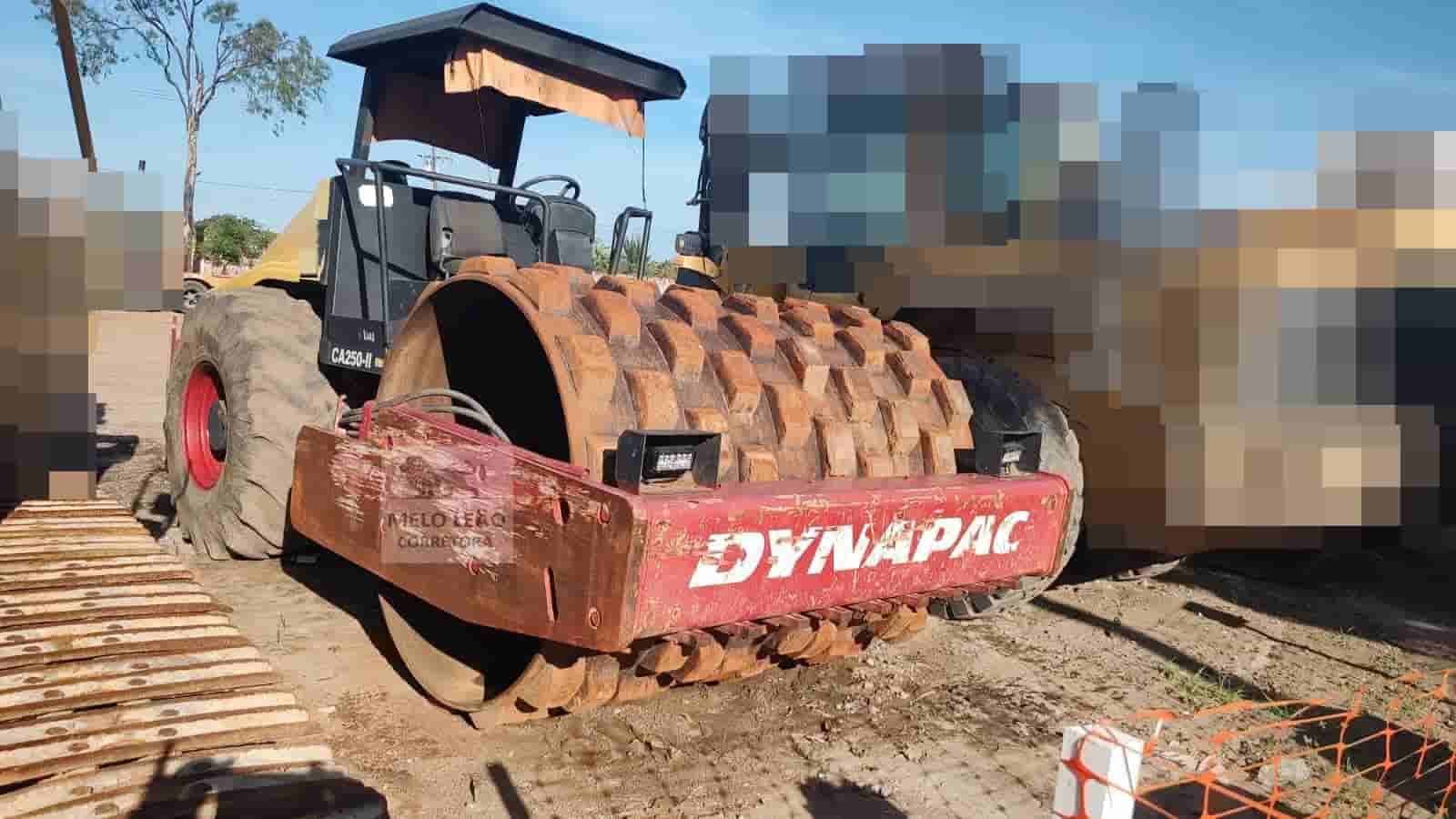 Rolo compactador Dynapac CA250 2010 - imagem de fundo