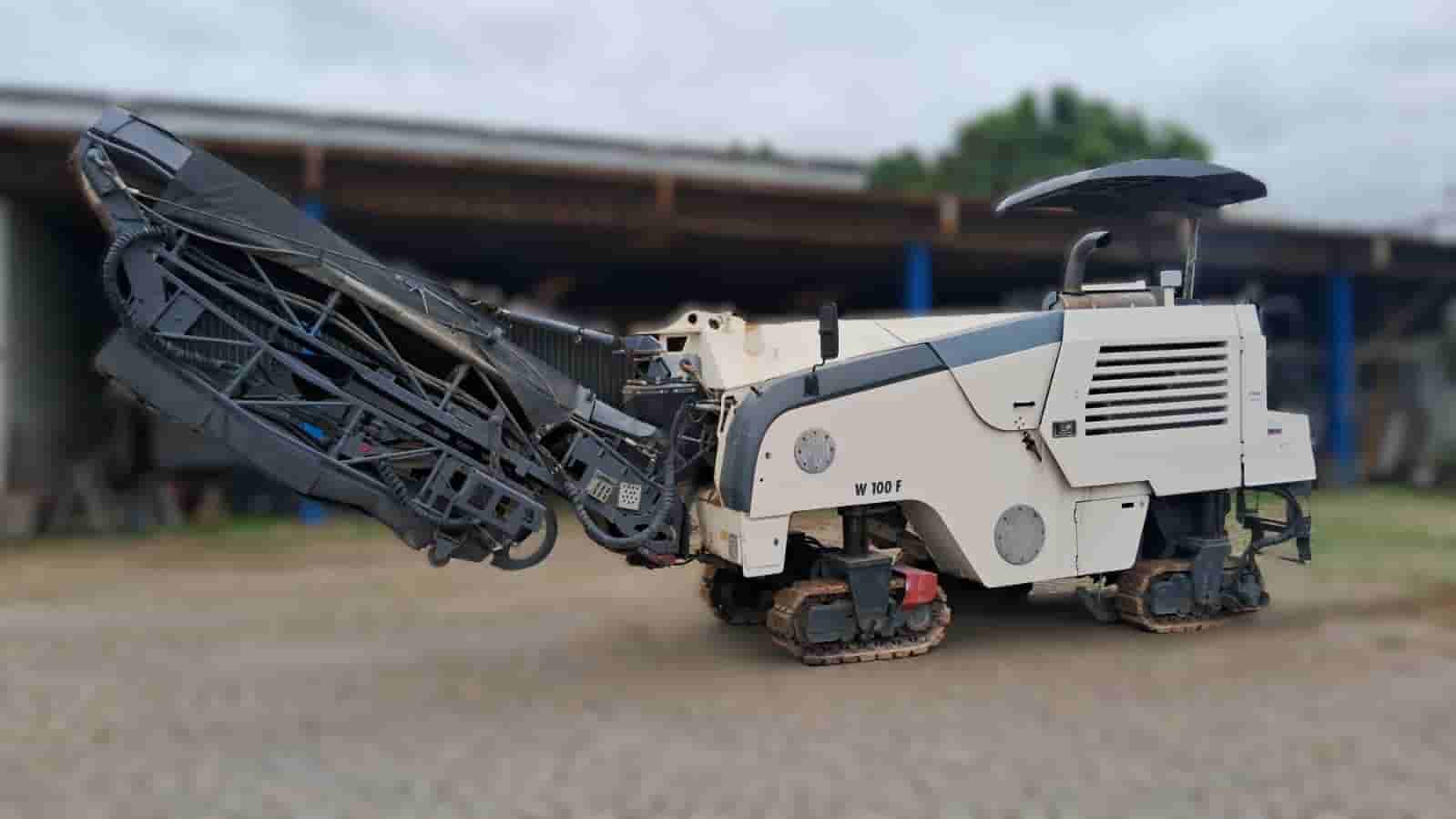 Fresadora de asfalto Wirtgen W100F 2007 - imagem de fundo