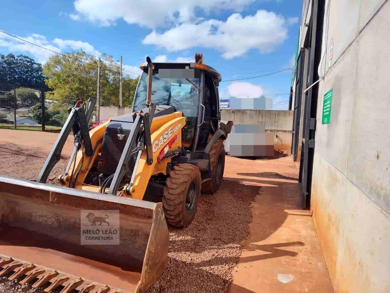 Retroescavadeira Case 580N 2020 - imagem de fundo