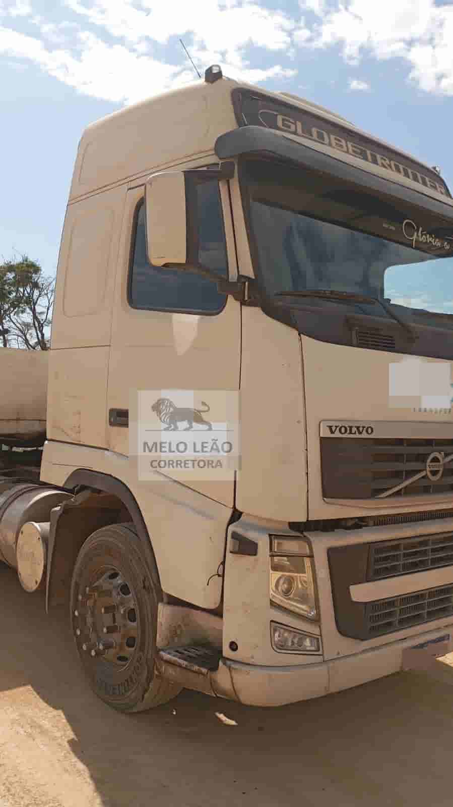 Caminhão Volvo FH440 2011 - imagem de fundo