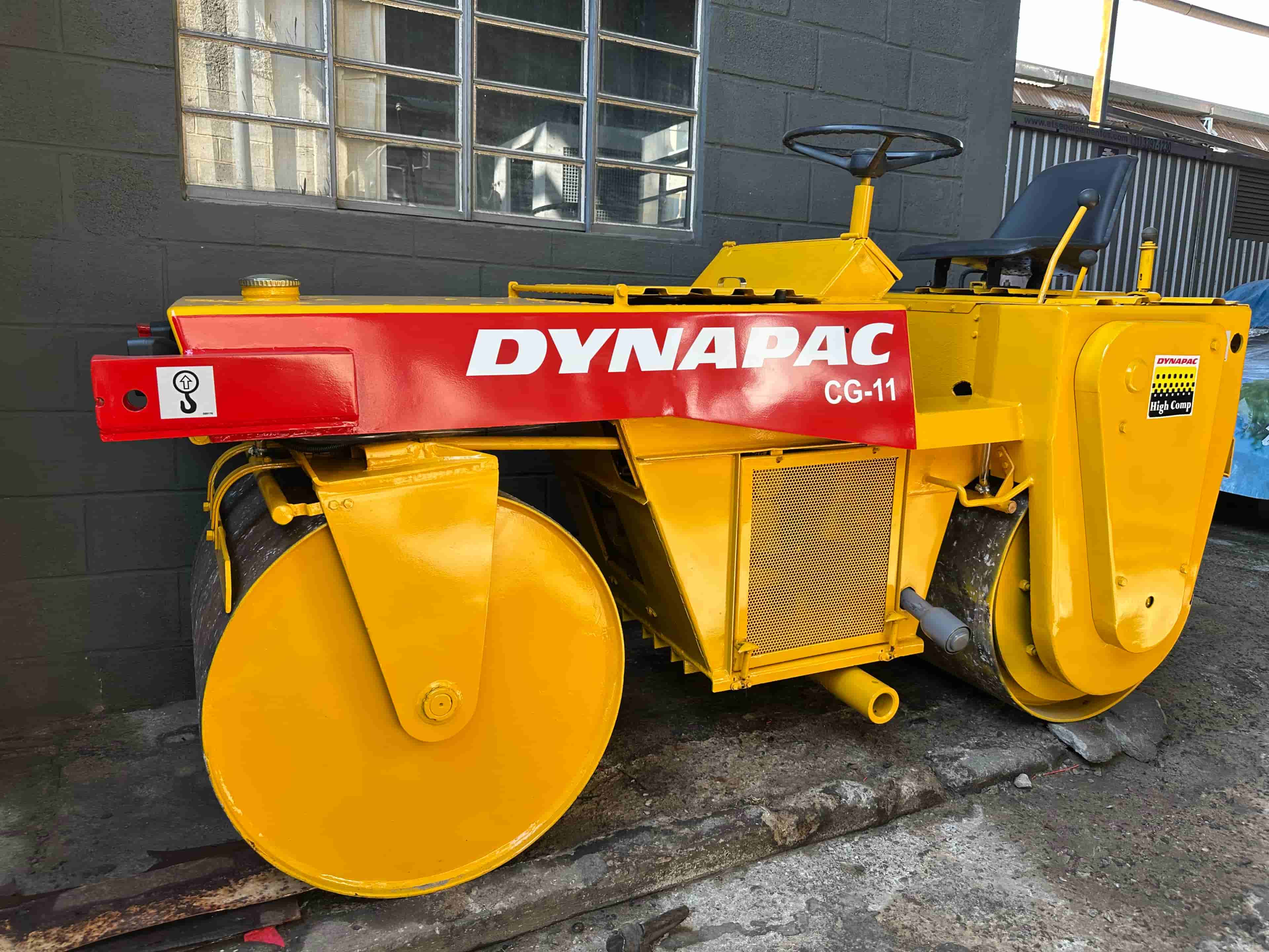 Rolo compactador Dynapac CG11 1990 - imagem de fundo