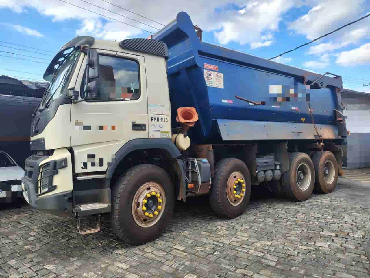 Caminhão Volvo FMX 500 2021 - imagem de fundo