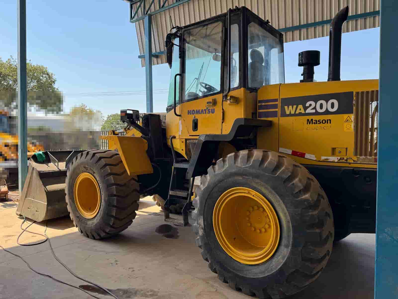 Pá Carregadeira Komatsu WA200-5 2021 - imagem de fundo
