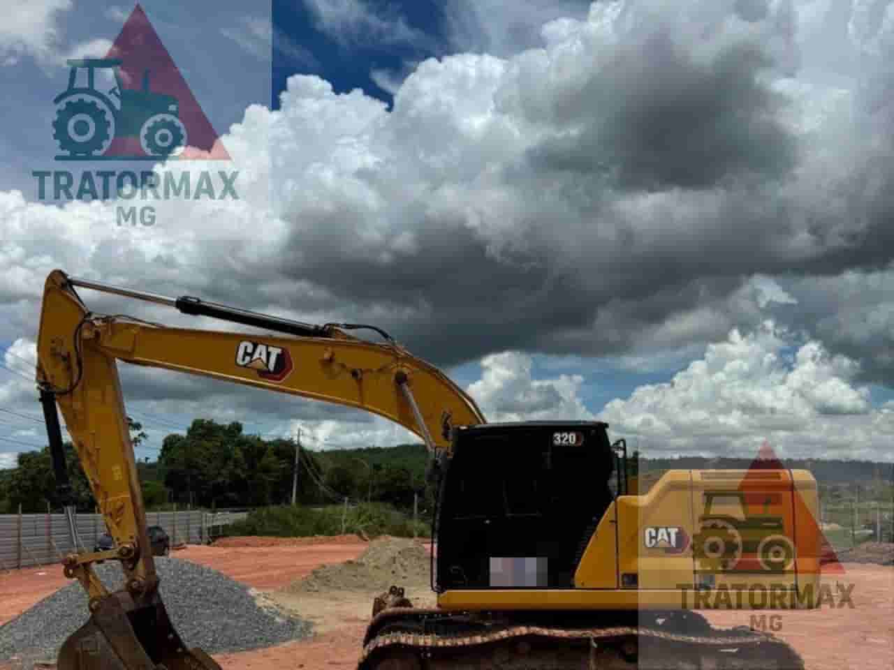 Escavadeira Caterpillar 320 2022 - imagem de fundo