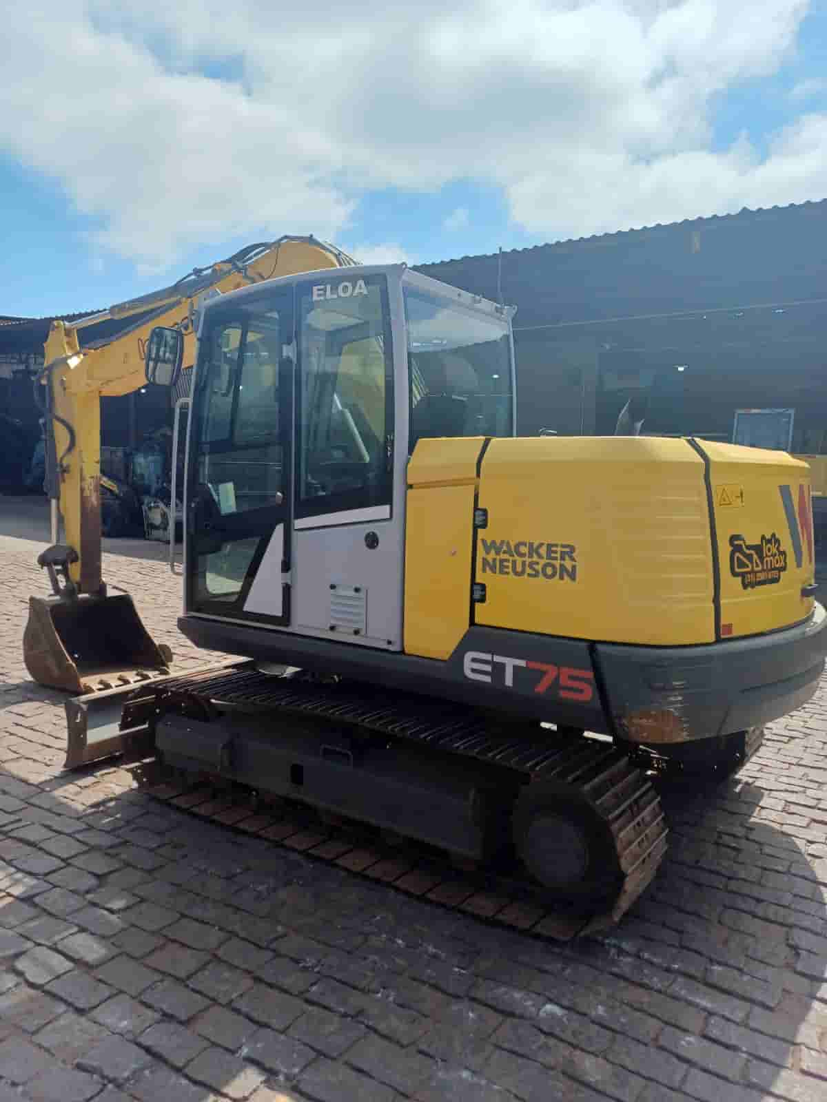 Mini Escavadeira Wacker Neuson ET75 2022 - imagem de fundo