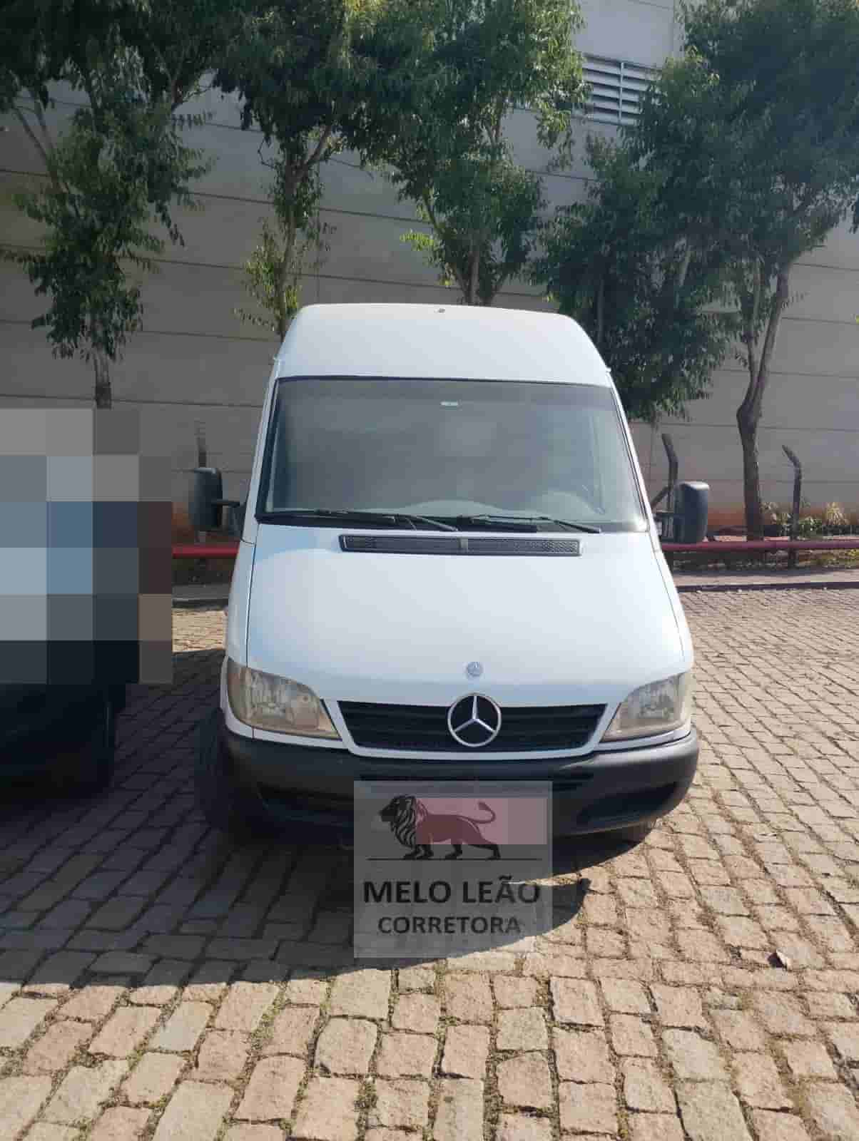 FURGAO Mercedes Benz Sprinter Street 2009 - imagem de fundo
