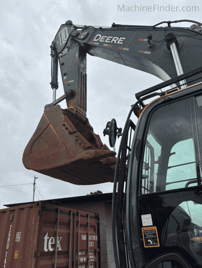 Escavadeira John Deere 350G 2022 - imagem de fundo