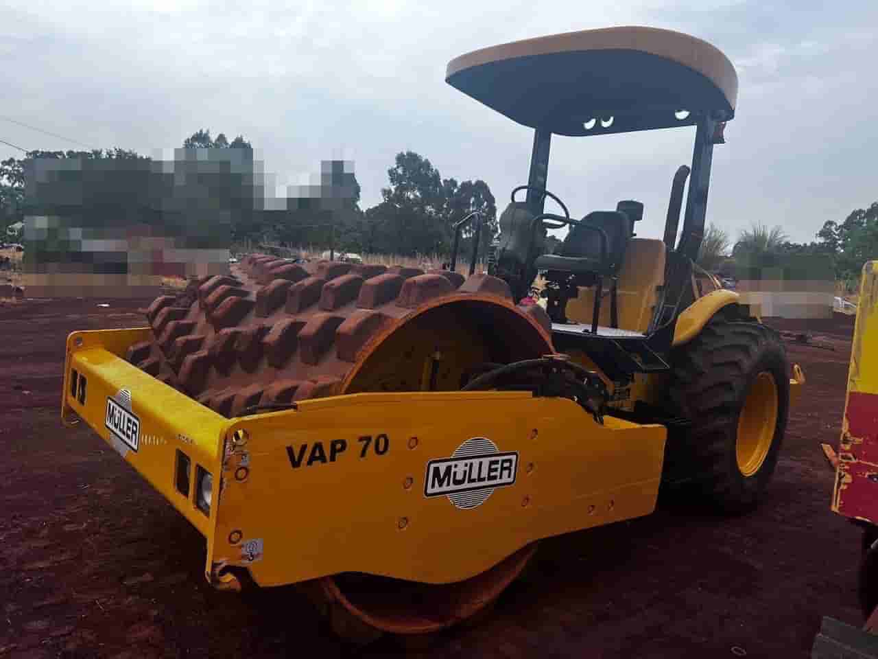 Rolo compactador Müller VAP70 2008 - imagem de fundo