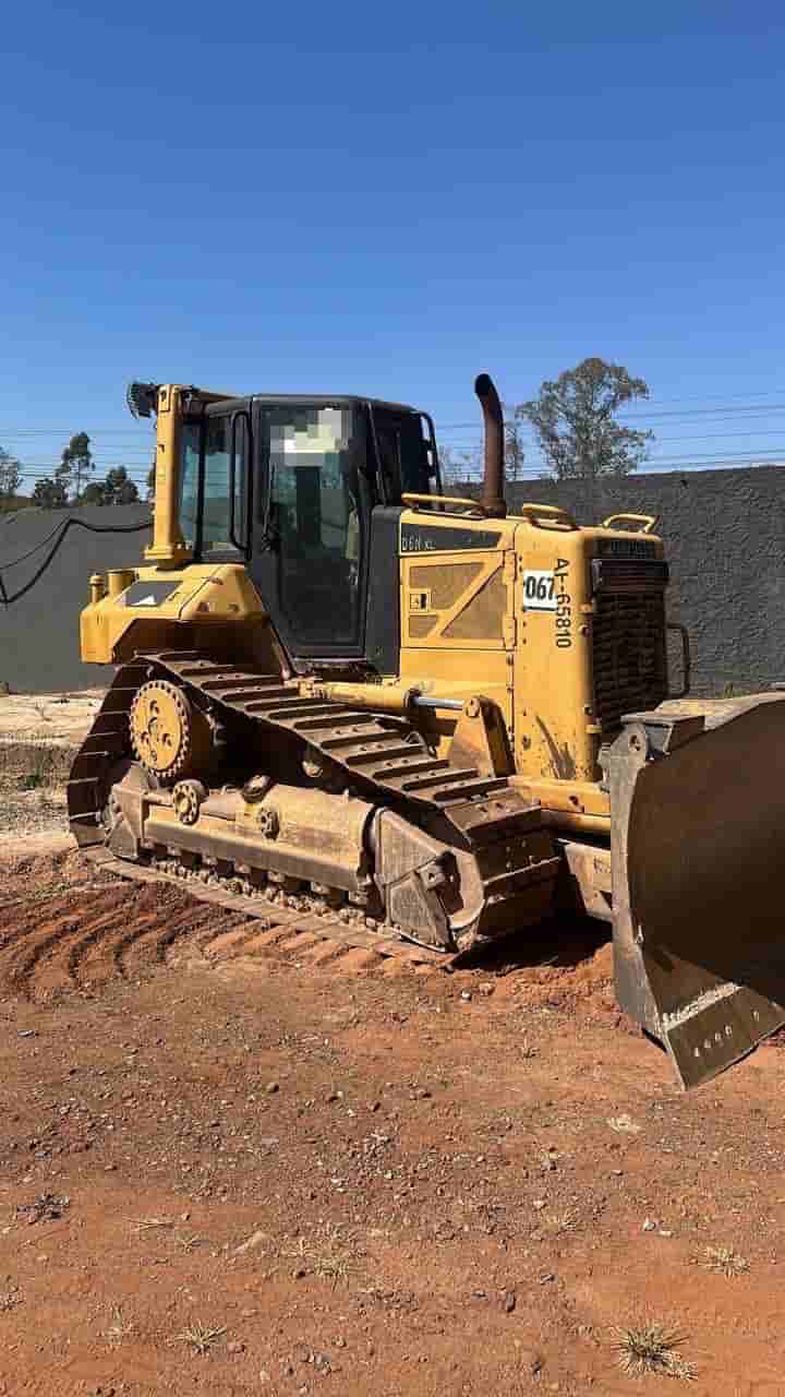 Trator de esteira CAT D6NXL 2012 - imagem de fundo