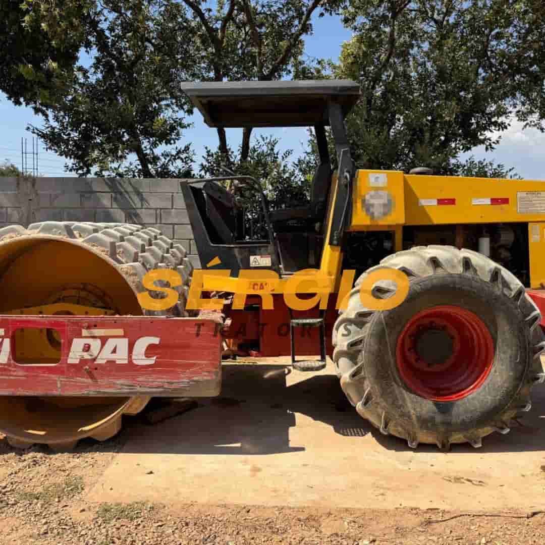 Rolo compactador Dynapac CA25 2002 - imagem de fundo