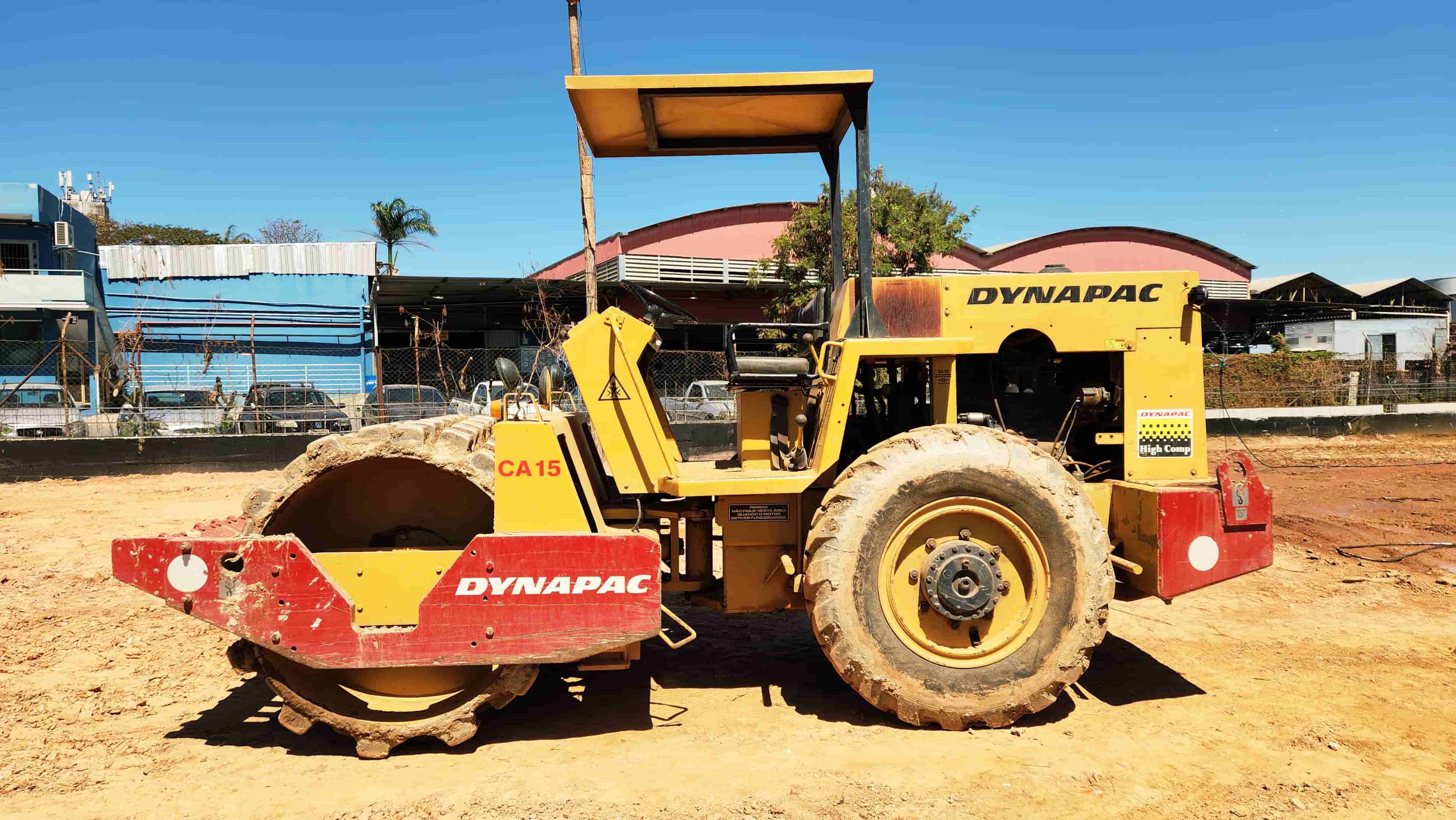 Rolo compactador Dynapac CA15P 1988 - imagem de fundo