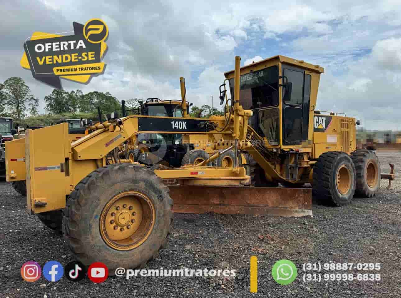 Motoniveladora Caterpillar 140K 2013 - imagem de fundo