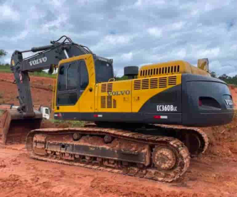 Escavadeira Volvo EC360BLC 2010 - imagem de fundo