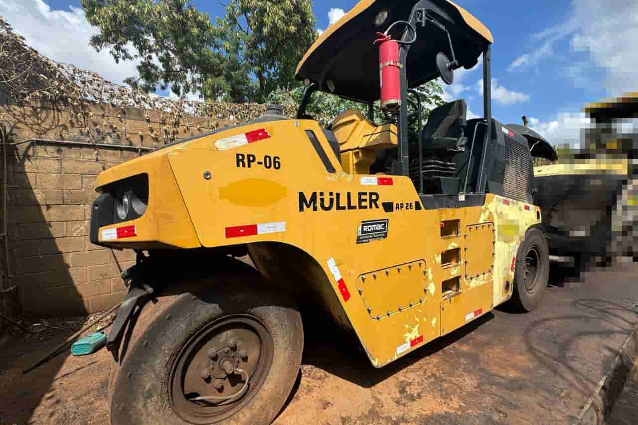 Rolo compactador Müller AP 26 2023 - imagem de fundo