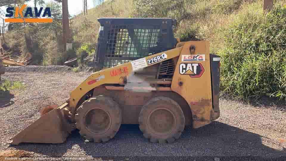 Mini Carregadeira Caterpillar 226B 2020 - imagem de fundo