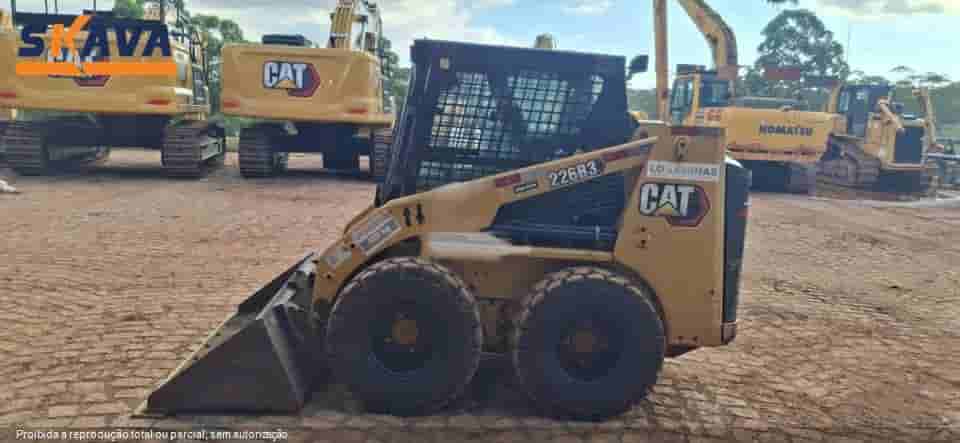 Mini Carregadeira Caterpillar 226B 2020 - imagem de fundo