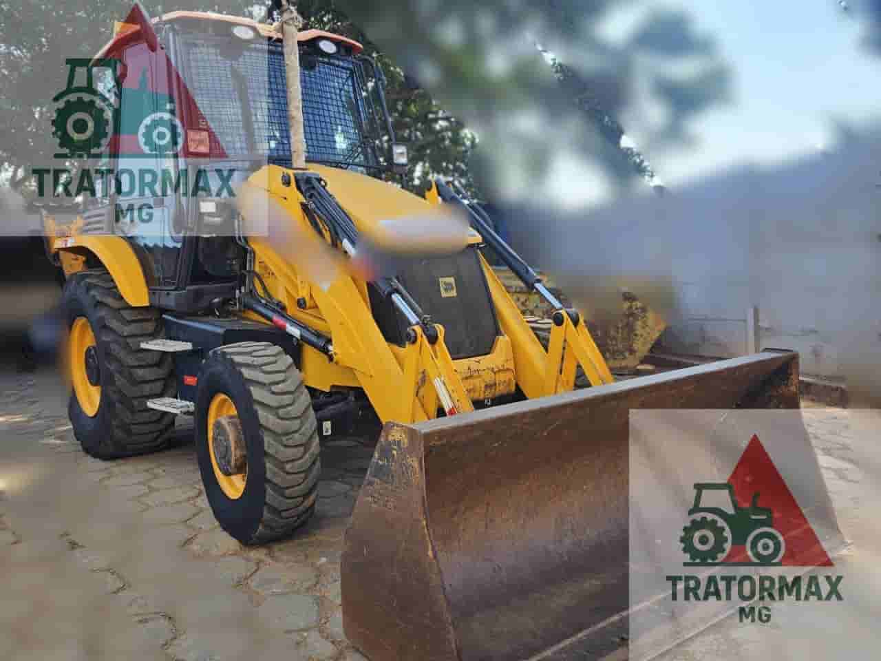 Retroescavadeira JCB 3CX 4X4 2021 - imagem de fundo