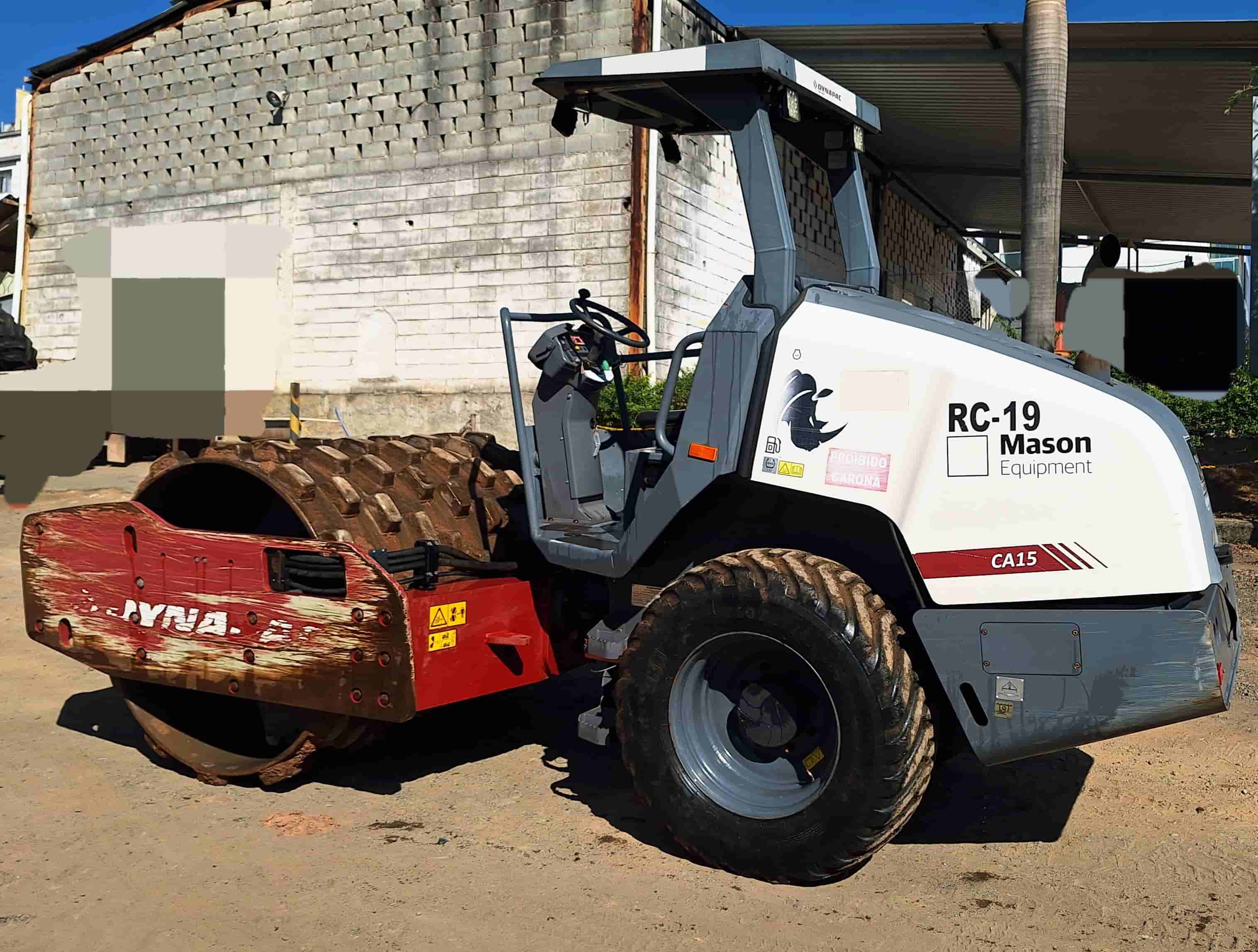 Rolo Compactador de Pneu Dynapac CA150P 2020 - imagem de fundo