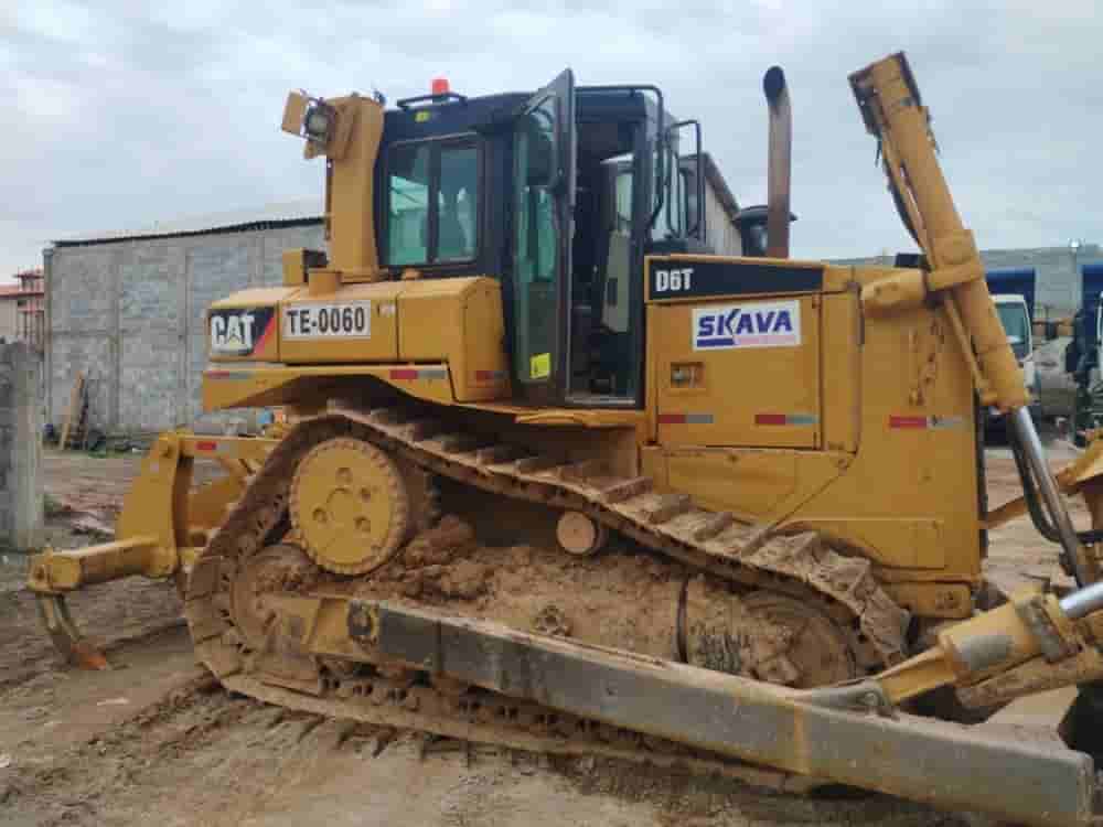 Trator de esteira Caterpillar D6T 2018 - imagem de fundo