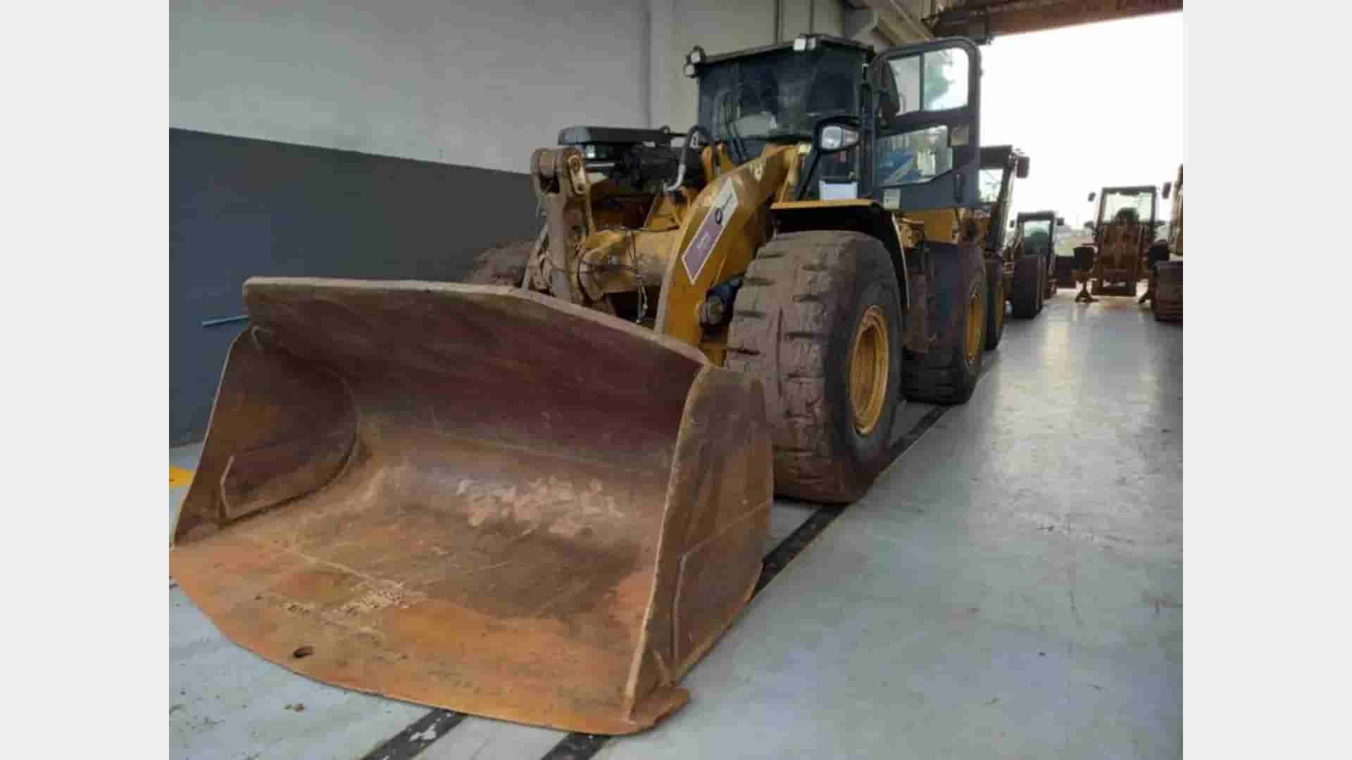 Pá Carregadeira Caterpillar 950L 2019 - imagem de fundo
