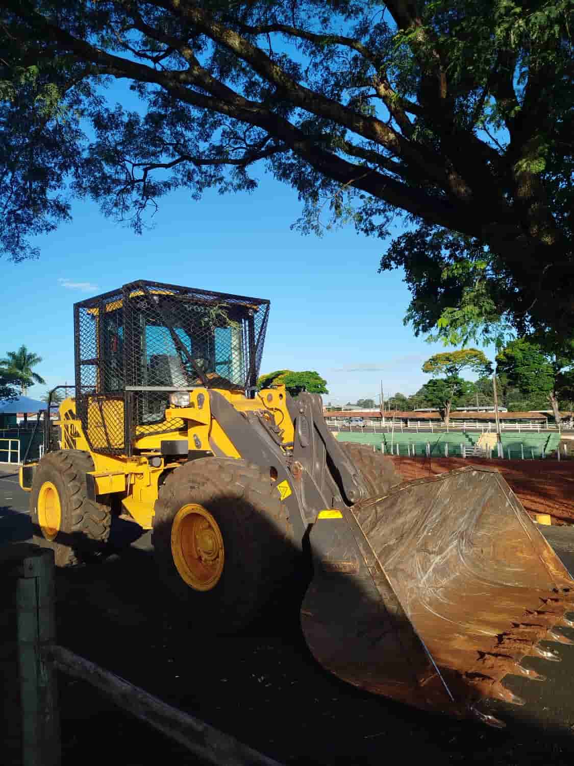 Pá Carregadeira Volvo L60F 2024 - imagem de fundo