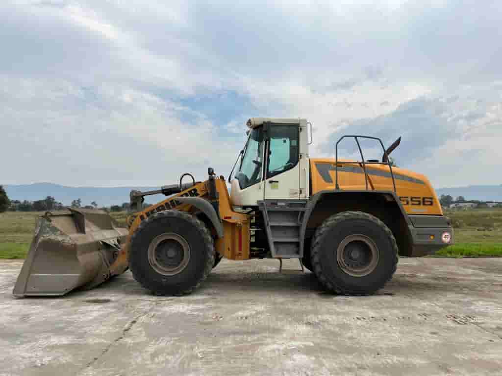 Pá Carregadeira Liebherr L556 2020 - imagem de fundo
