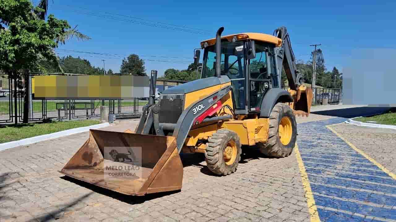Retroescavadeira John Deere 310 L 2020 - imagem de fundo