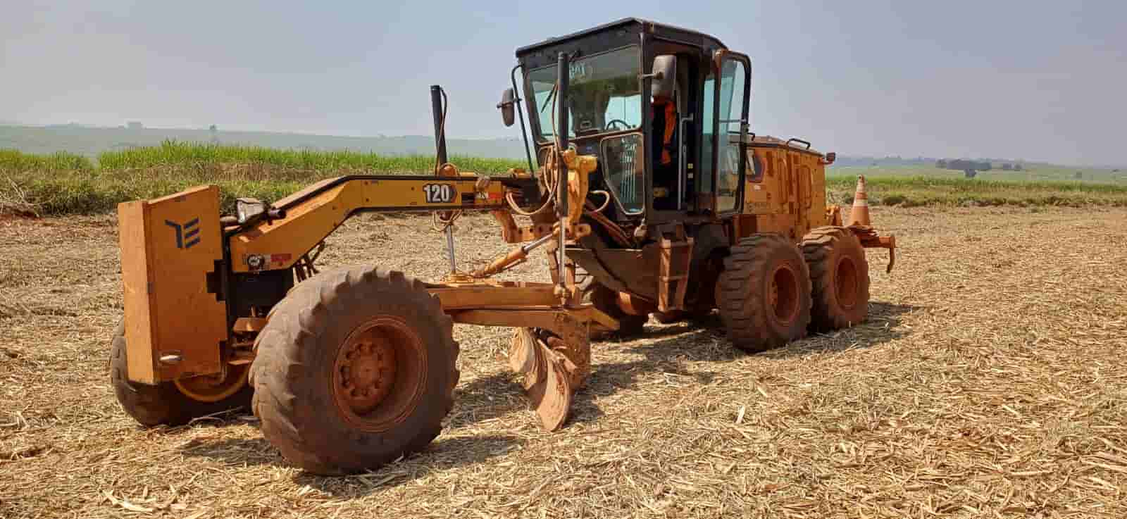 Motoniveladora Caterpillar 120 2019 - imagem de fundo