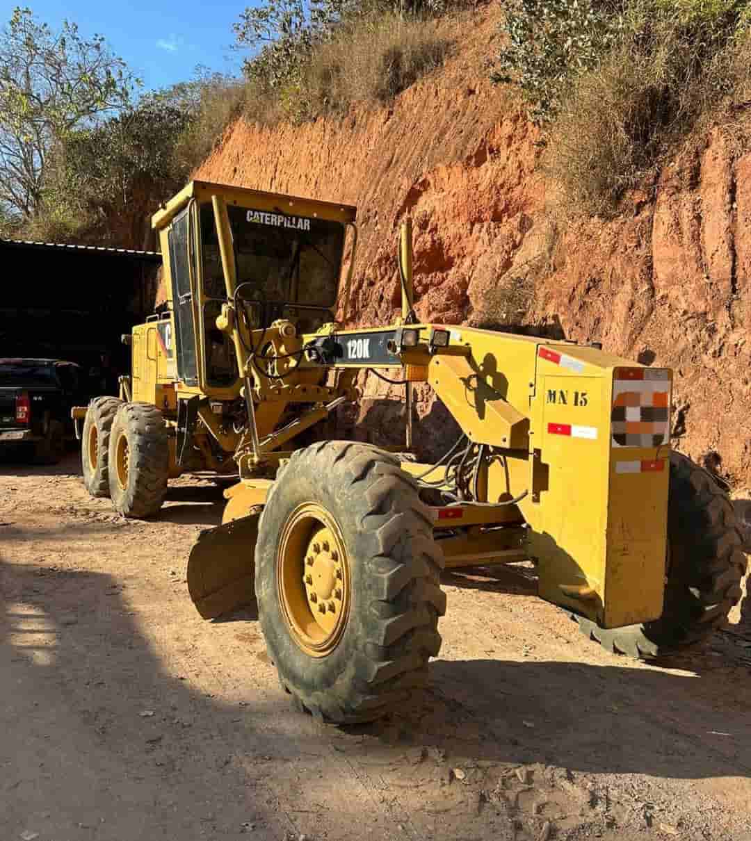Motoniveladora Caterpillar 120K 2012 - imagem de fundo