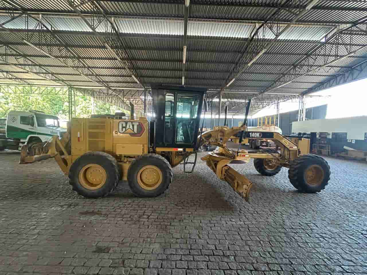 Motoniveladora Caterpillar 140K 2023 - imagem de fundo