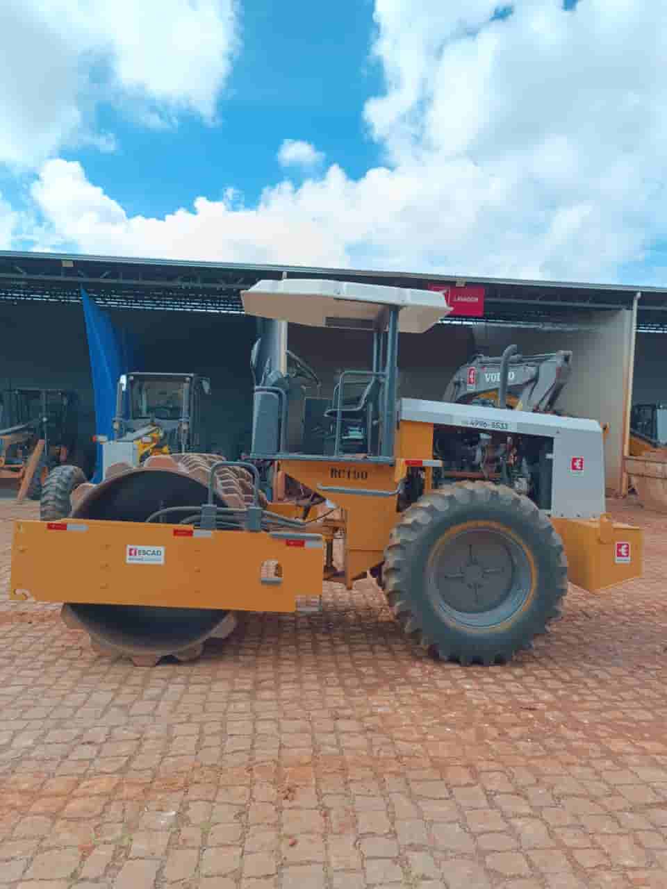 Rolo compactador Müller VAP70 2006 - imagem de fundo