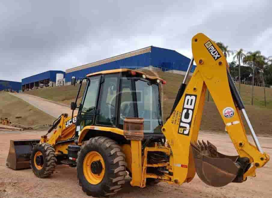 Retroescavadeira JCB 3CX 2022 - imagem de fundo