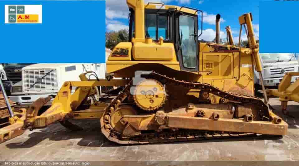 Trator de esteira Caterpillar D6R XL 2002 - imagem de fundo