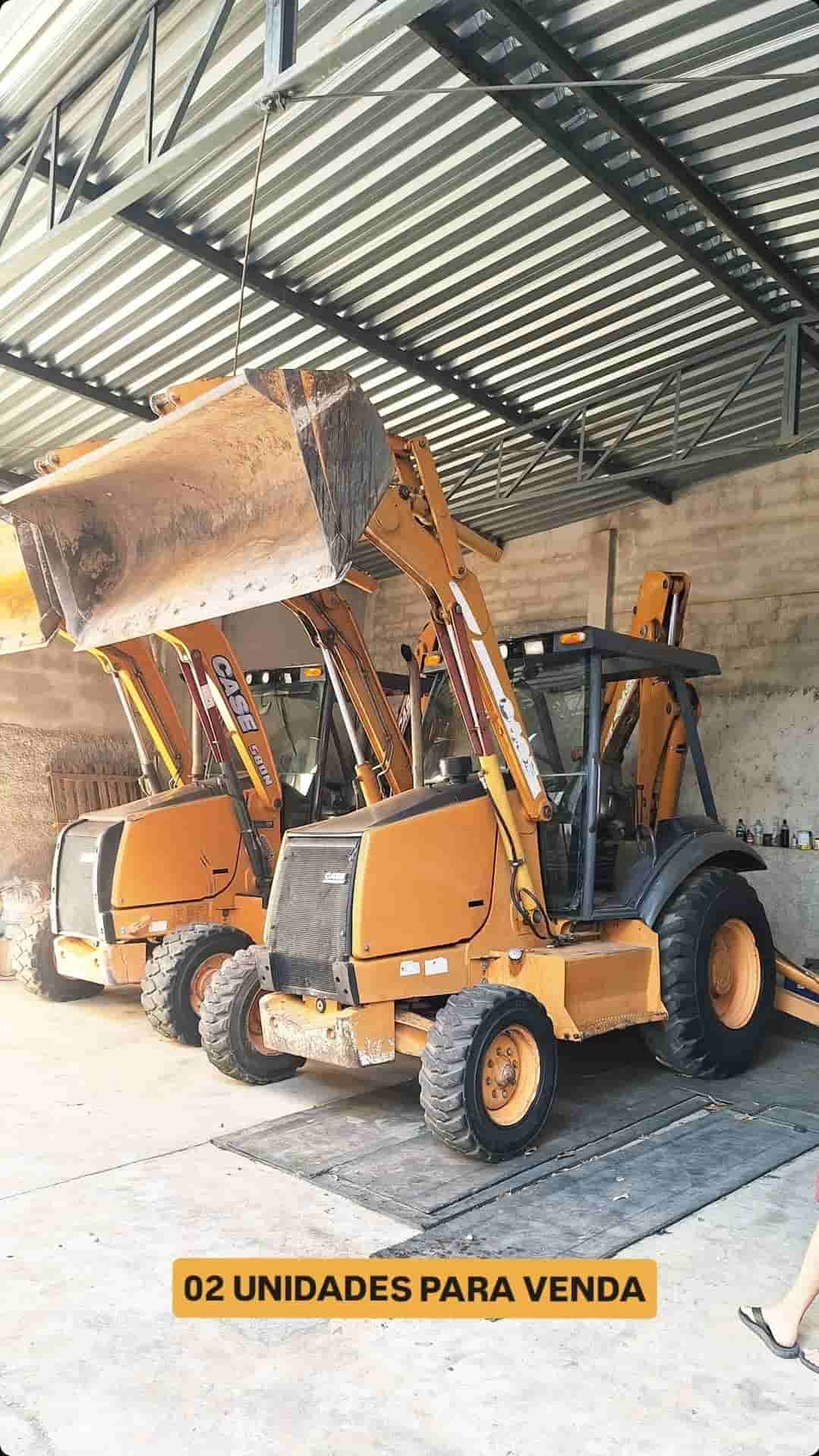 Retroescavadeira Case 580M 2009 - imagem de fundo