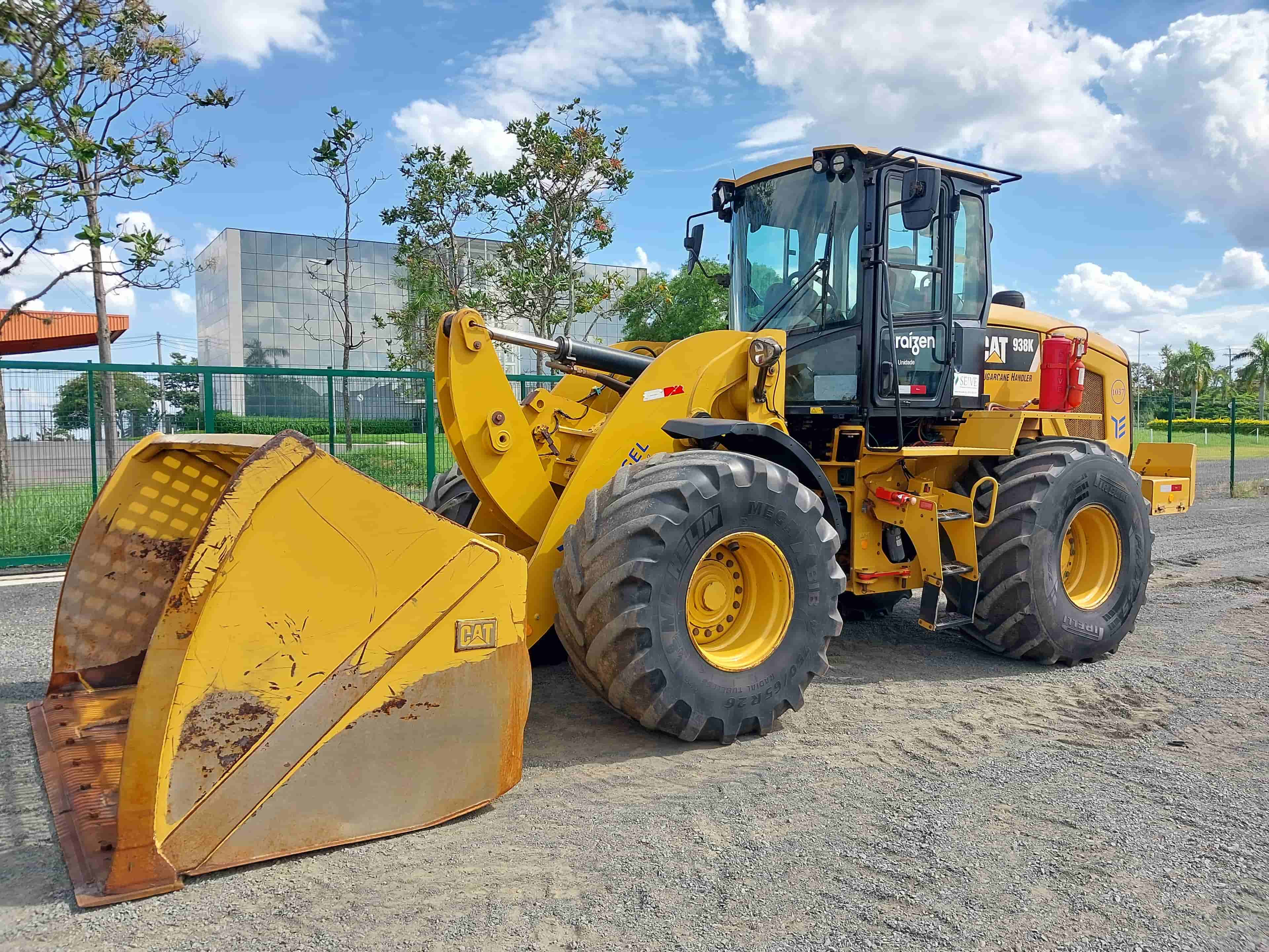 Pá Carregadeira Caterpillar 938K Sugarcane Handler 2019 - imagem de fundo