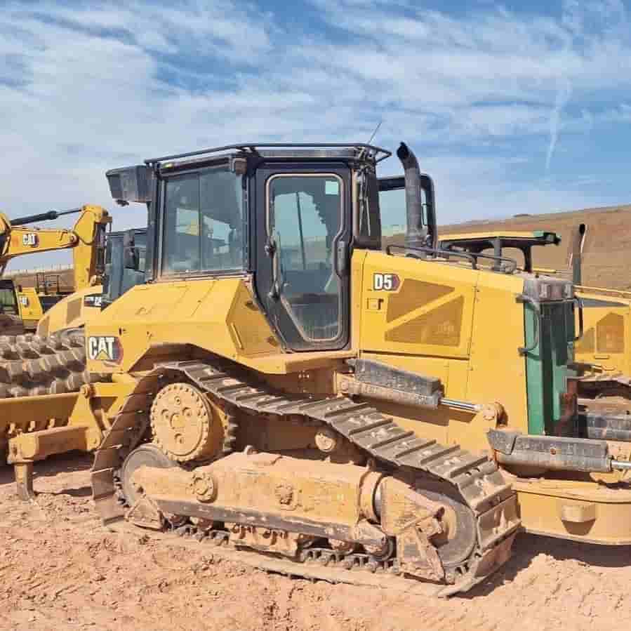 Trator de esteira CAT D5 2020 - imagem de fundo