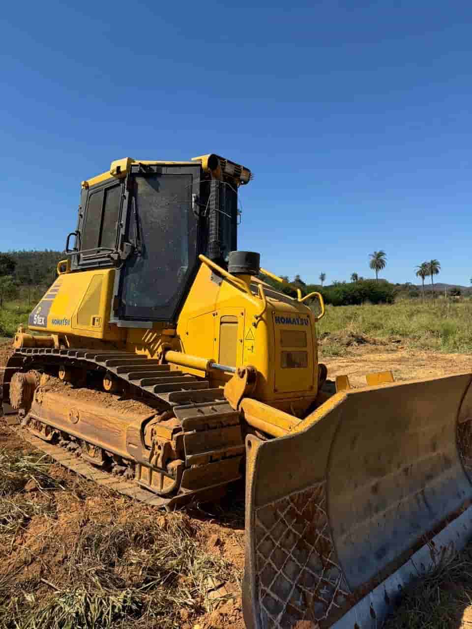 Trator de esteira Komatsu D51EX-22 2020 - imagem de fundo