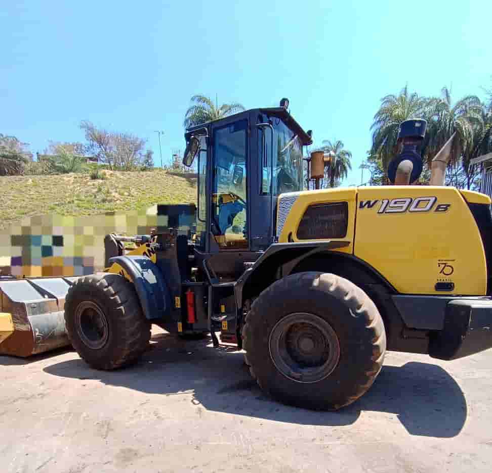 Pá Carregadeira New Holland W190B 2020 - imagem de fundo