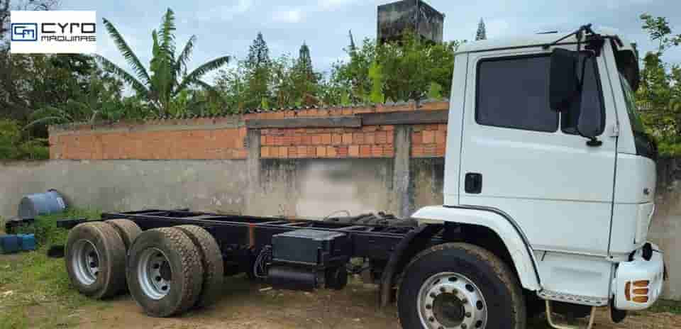 Caminhão Mercedes Benz 2423 6X4 2005 - imagem de fundo