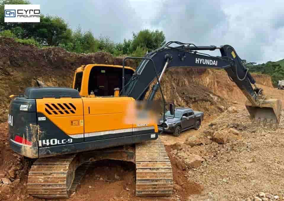 Escavadeira Hyundai R140LC-9 2020 - imagem de fundo