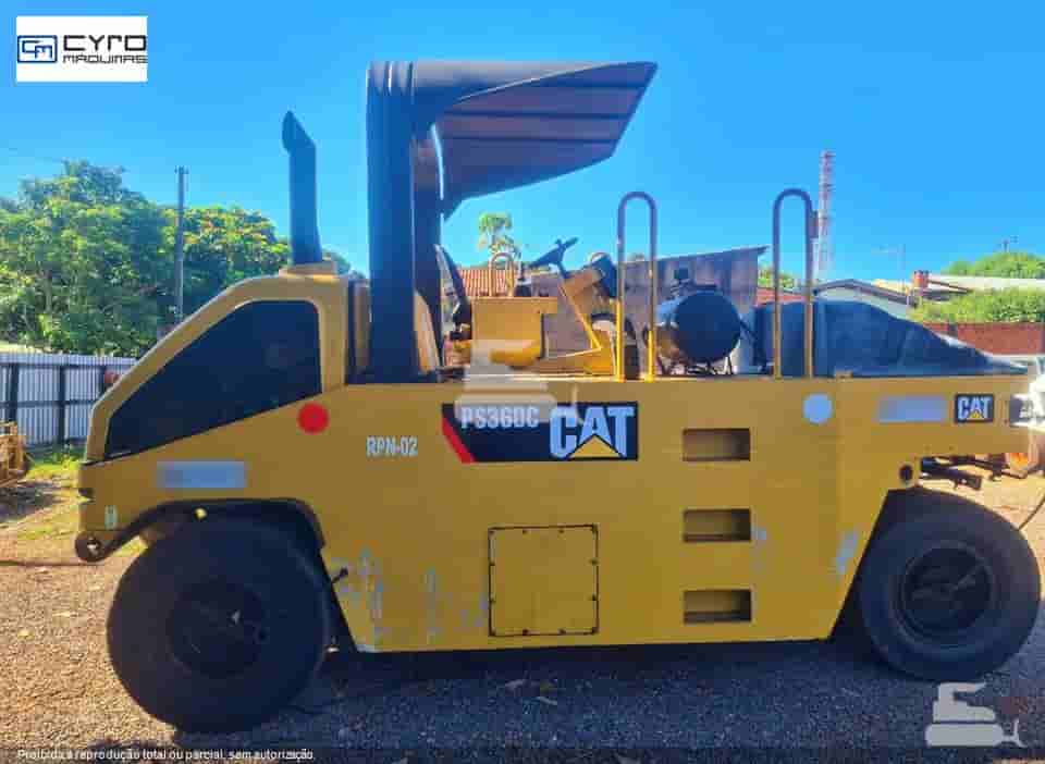 Rolo compactador Caterpillar PS360C 2010 - imagem de fundo