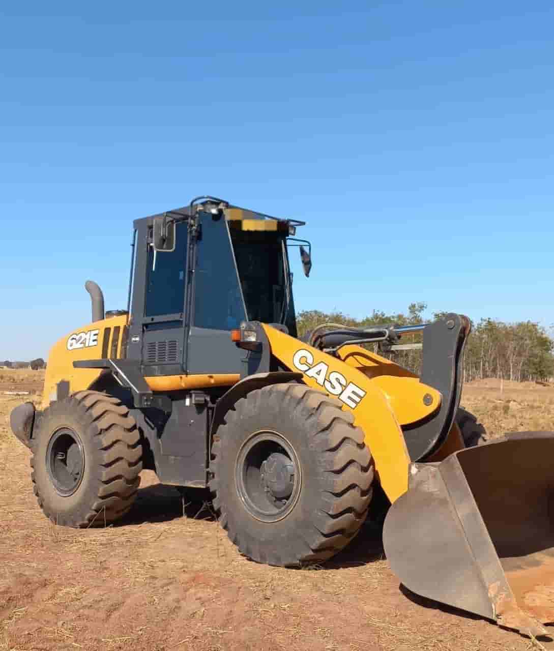 Pá Carregadeira Case 621E 2022 - imagem de fundo