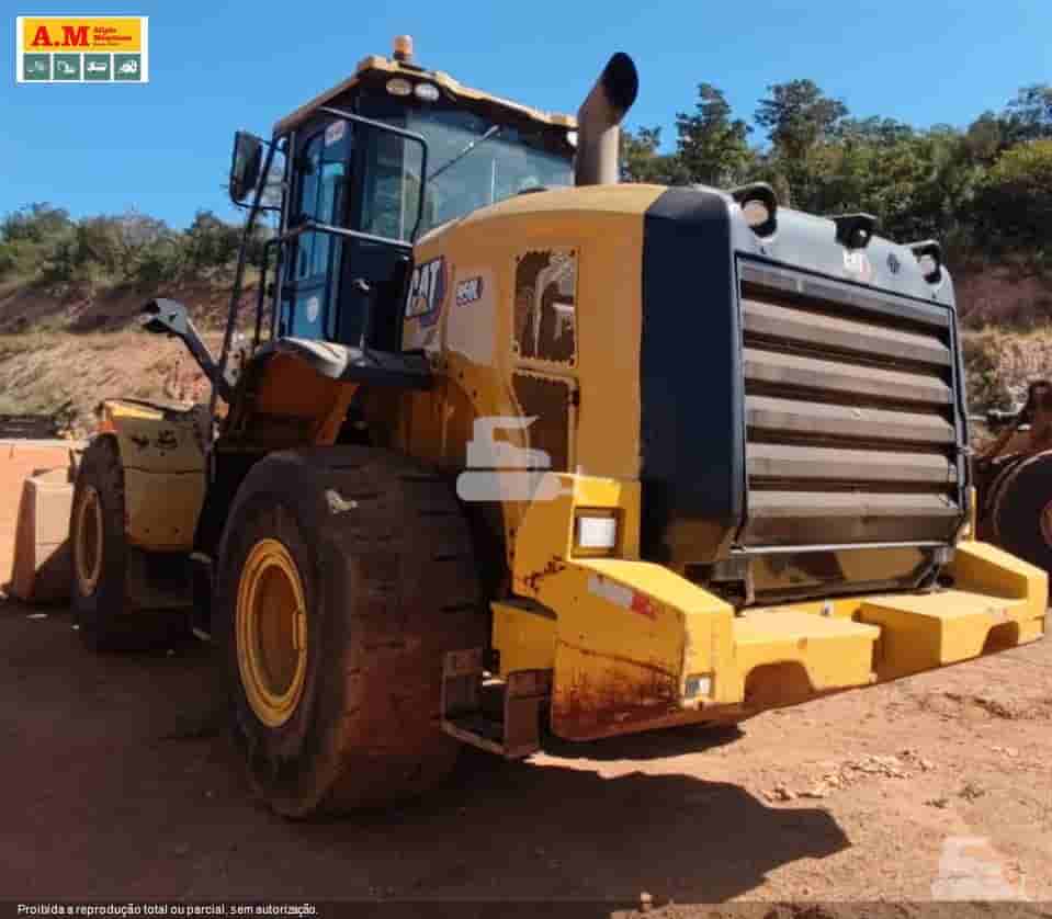 Pá Carregadeira Caterpillar 950L 2020 - imagem de fundo