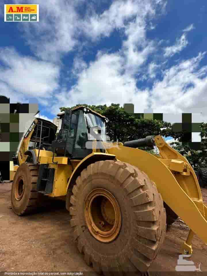 Pá Carregadeira Caterpillar  966L 2018 - imagem de fundo