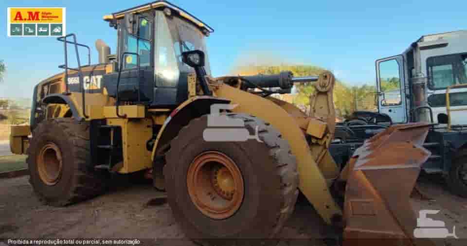 Pá Carregadeira Caterpillar  966L 2019 - imagem de fundo