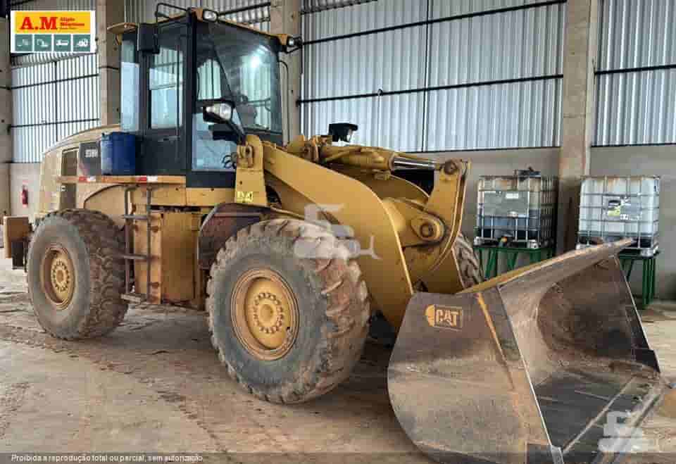 Pá Carregadeira Caterpillar 938H 2012 - imagem de fundo