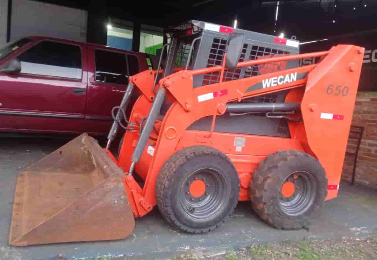 Mini Carregadeira Wecan GM650 2011 - imagem de fundo